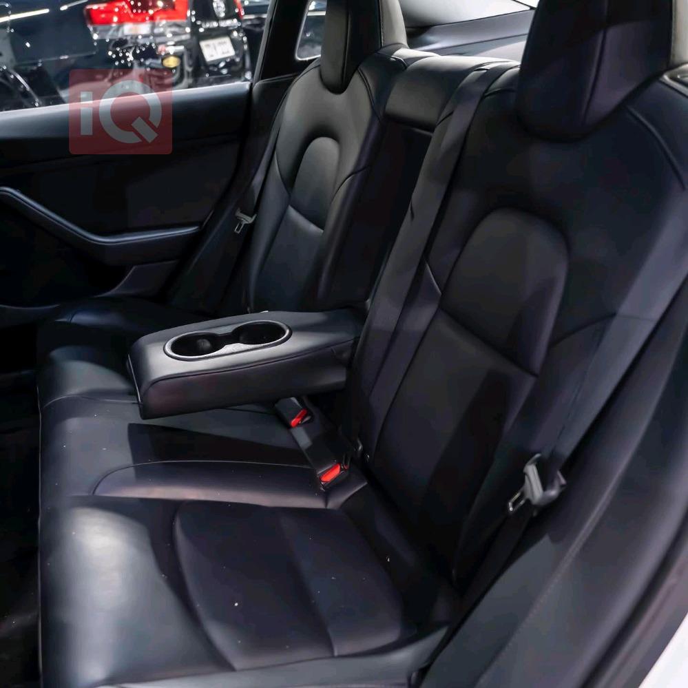 تسلا موديل 3